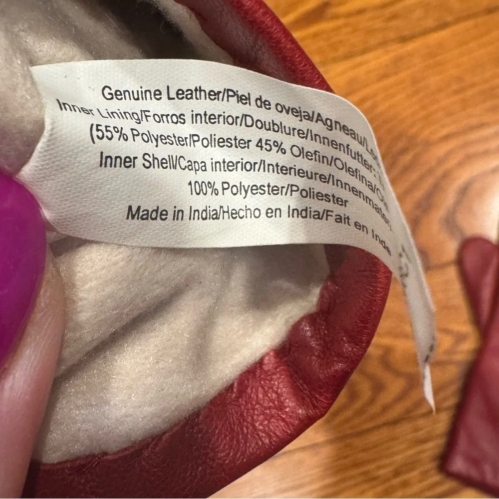 Women’s red leather gloves like new